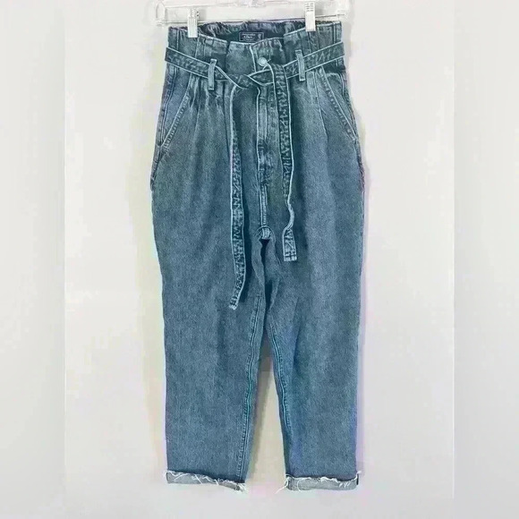 Abercrombie & Fitch Paperbag Belted Mom Jeans size 25 - Picture 1 of 10